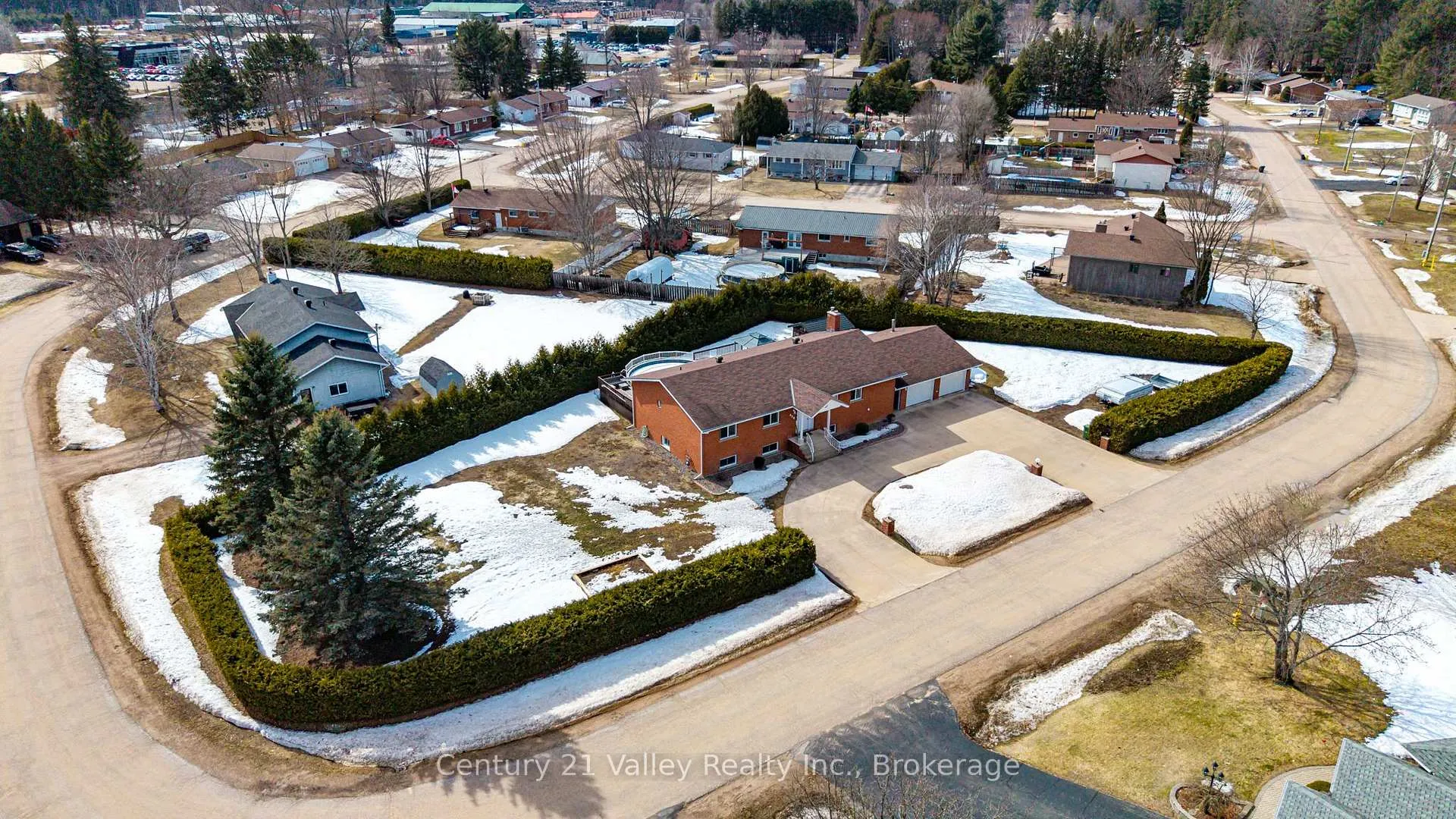 Photo 46 of 690 Pineridge Crescent, Petawawa — HOMEH