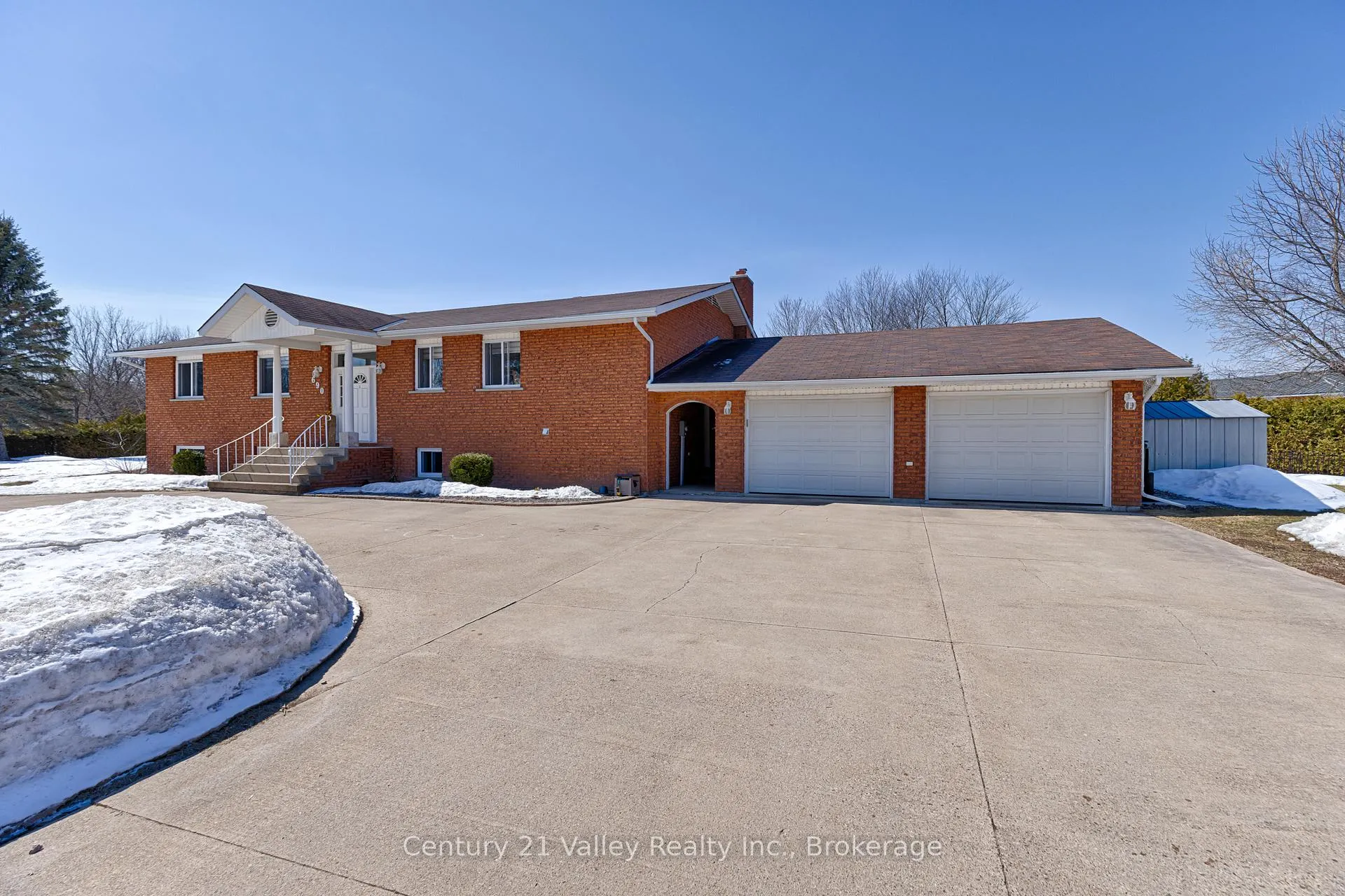 Photo 49 of 690 Pineridge Crescent, Petawawa — HOMEH