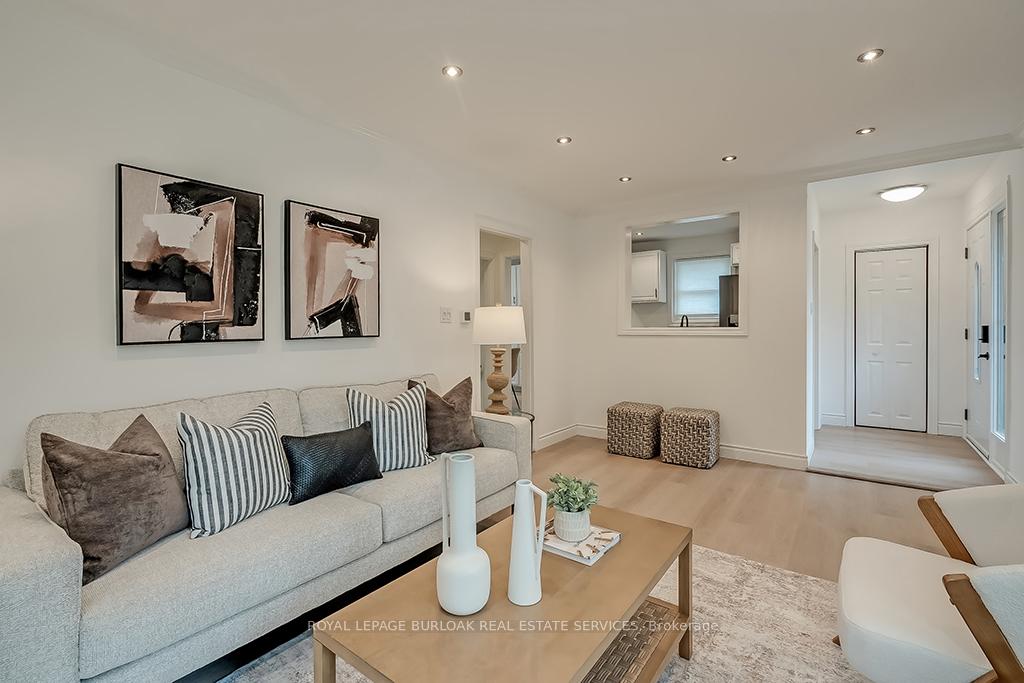 Photo 5 of 1452 Augustine Drive, Burlington, Mountainside — HOMEH