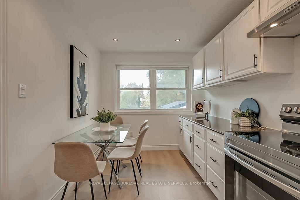 Photo 8 of 1452 Augustine Drive, Burlington, Mountainside — HOMEH