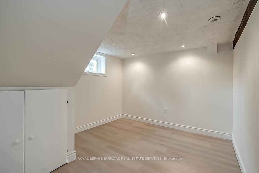 Photo 15 of 1452 Augustine Drive, Burlington, Mountainside — HOMEH
