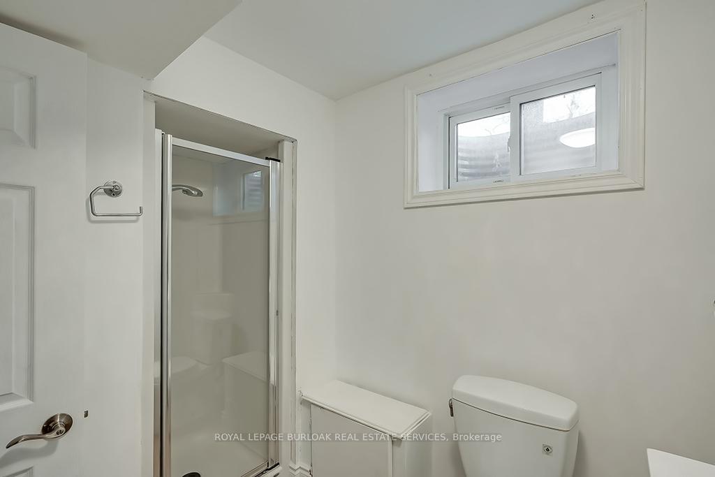 Photo 17 of 1452 Augustine Drive, Burlington, Mountainside — HOMEH