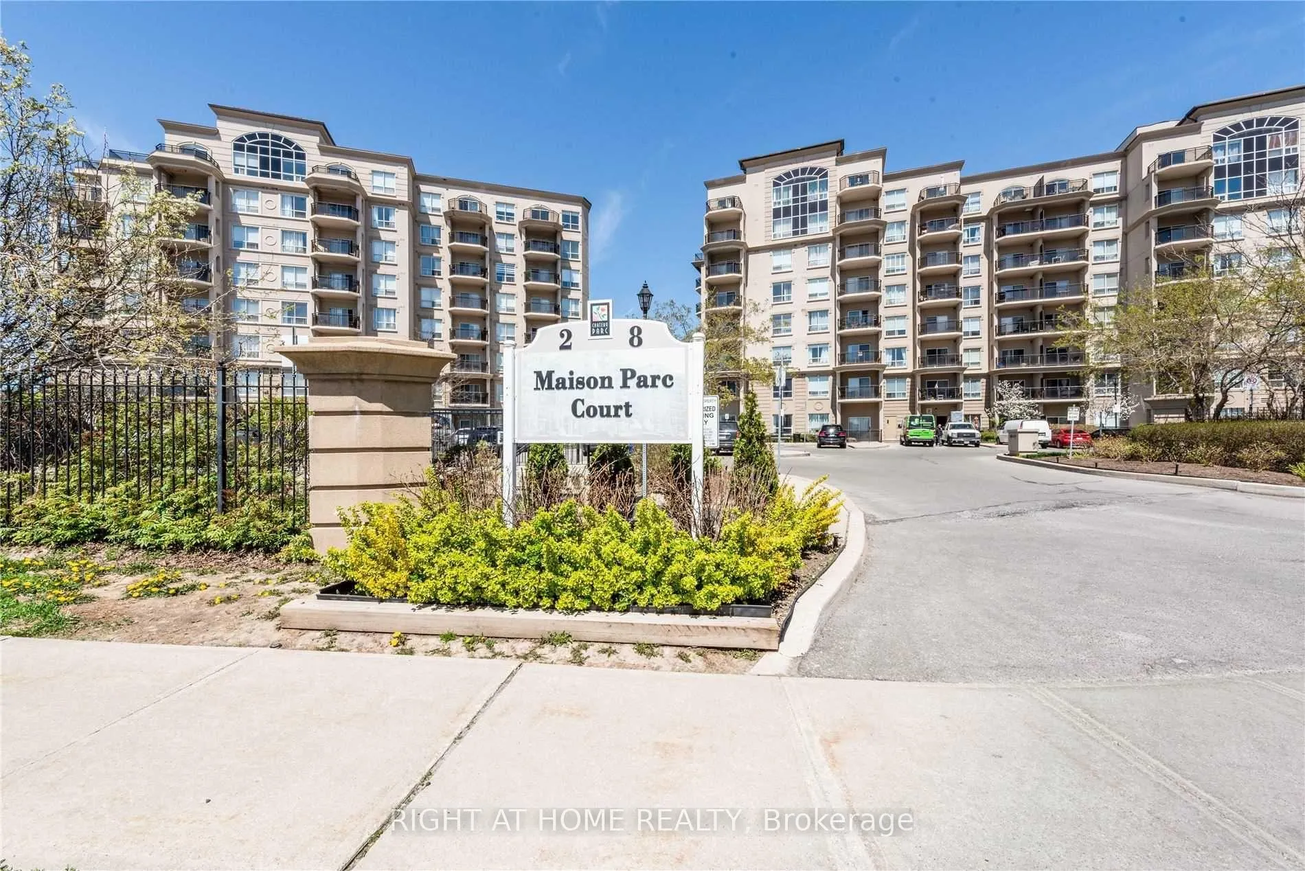 Front of Unit 101, 2 Maison Parc Court