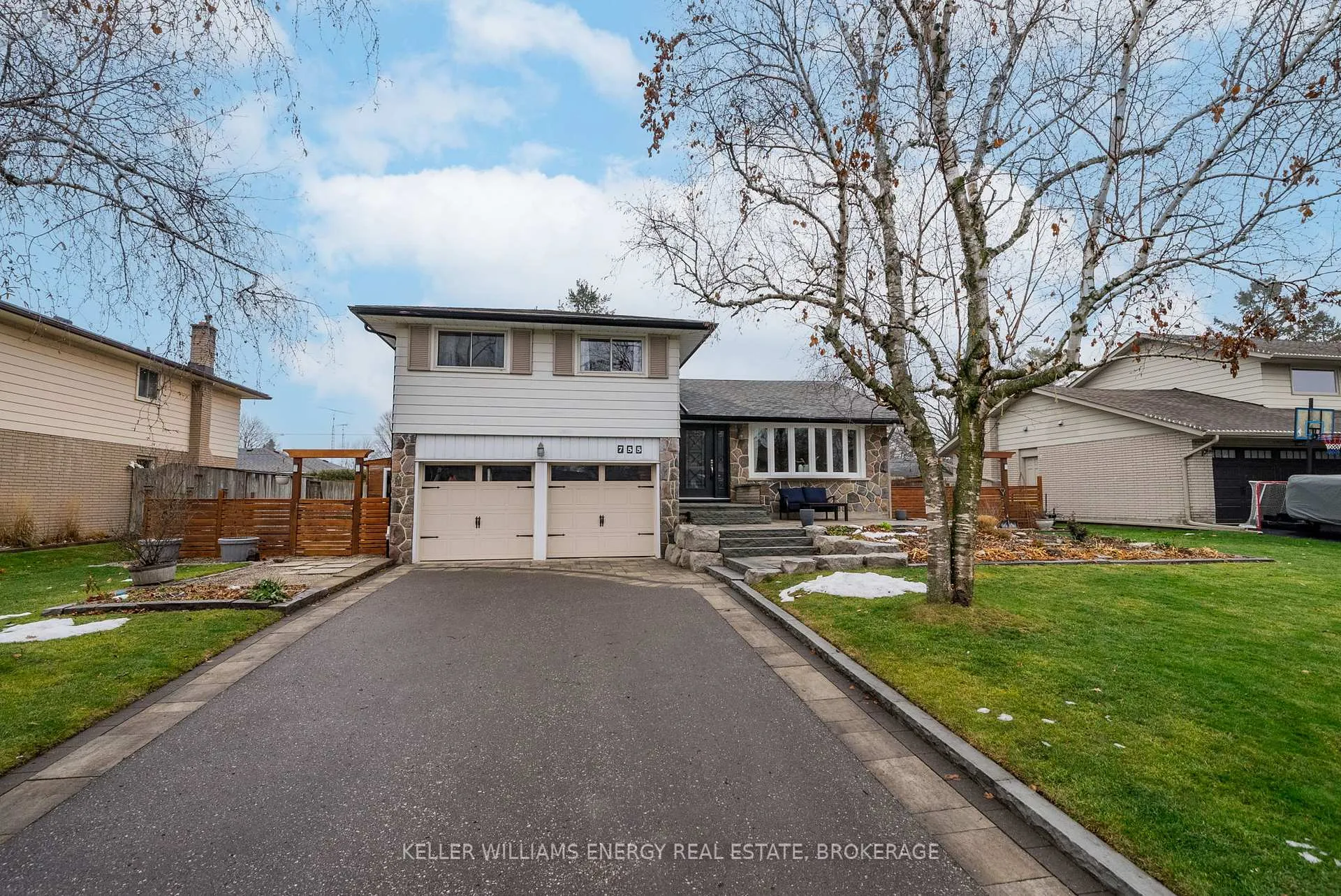 Photo 1 of 755 Fernhill Boulevard, Oshawa, Northglen — HOMEH