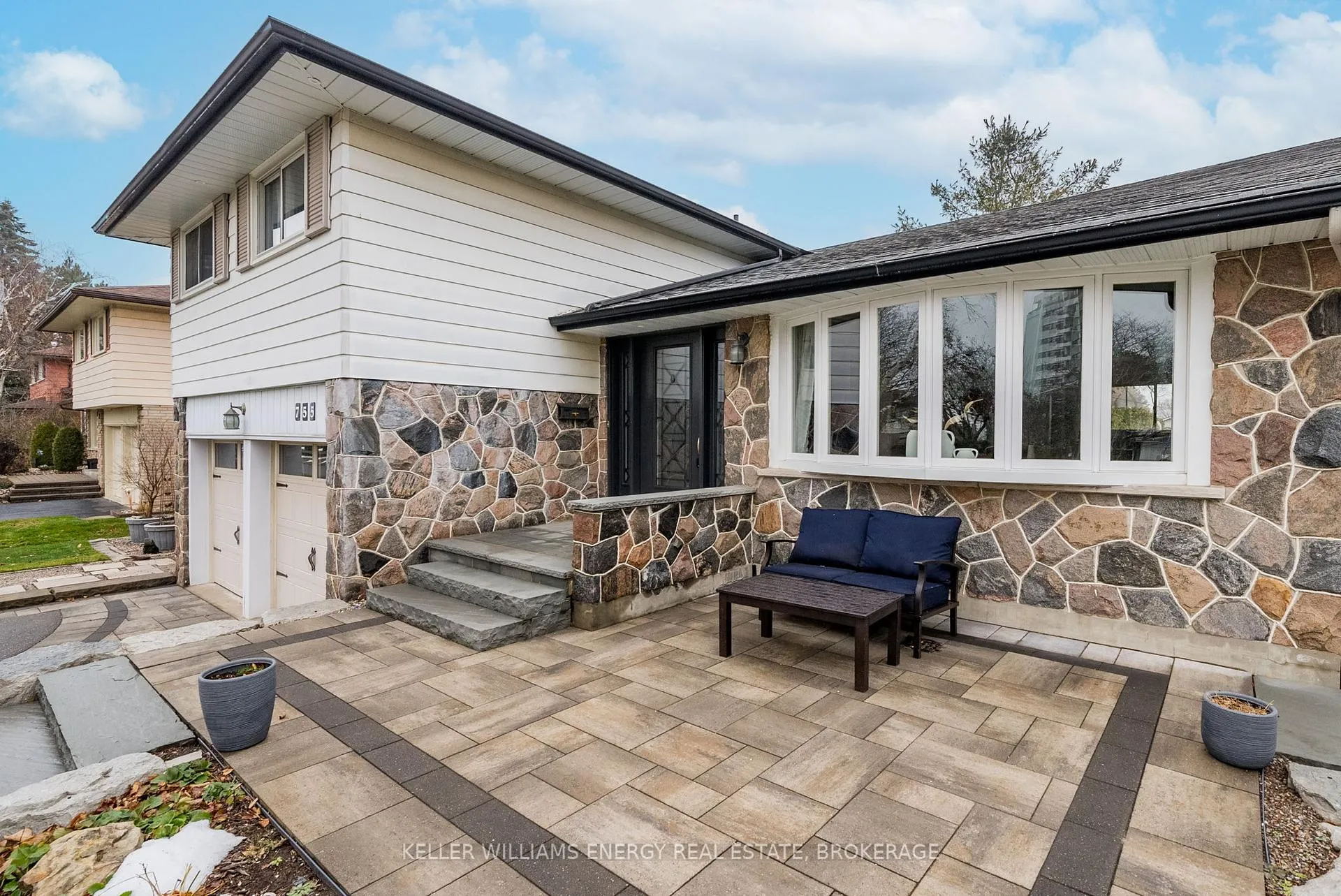 Photo 3 of 755 Fernhill Boulevard, Oshawa, Northglen — HOMEH