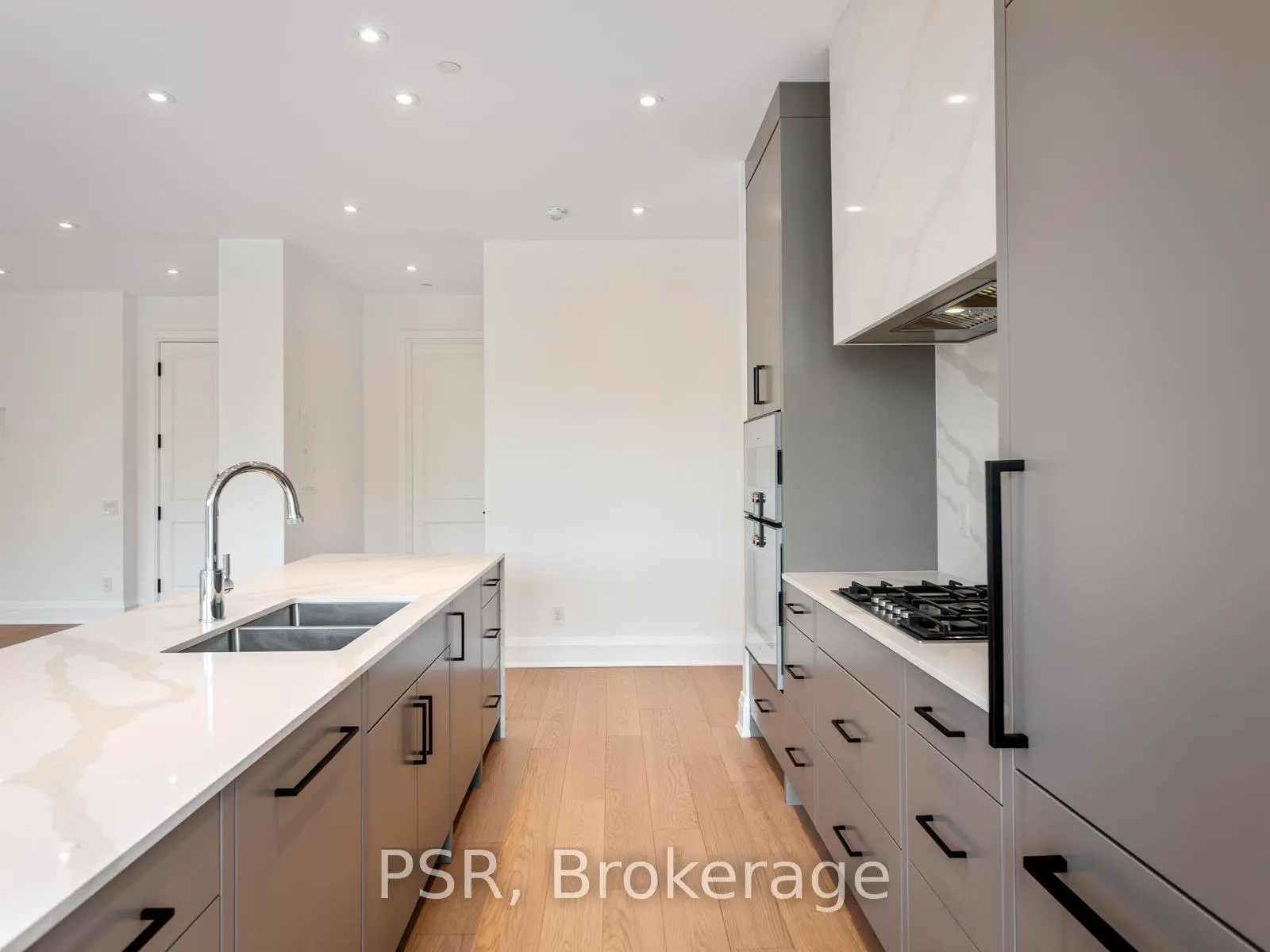 Photo 6 of Unit 4C, 2010 Bathurst Street, Toronto, Humewood-Cedarvale — HOMEH