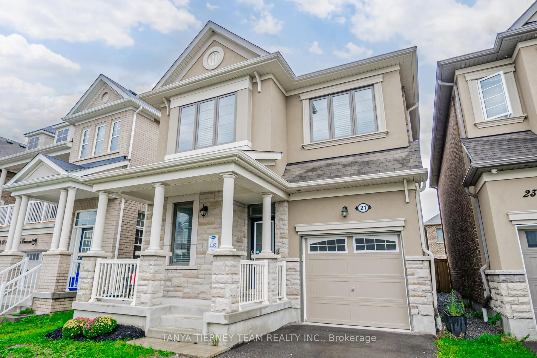 Photo 3 of 21 Kilmarnock Crescent, Whitby, Rural Whitby — HOMEH