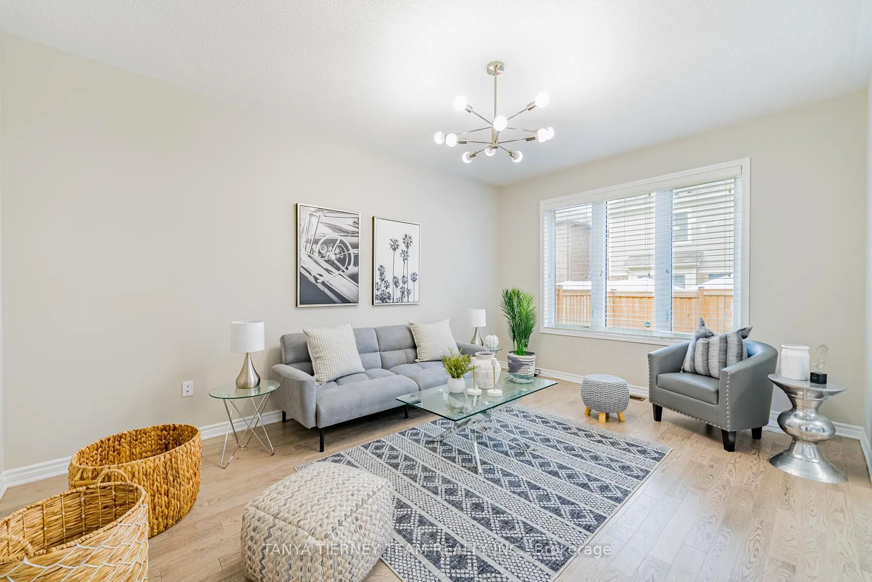 Photo 11 of 21 Kilmarnock Crescent, Whitby, Rural Whitby — HOMEH