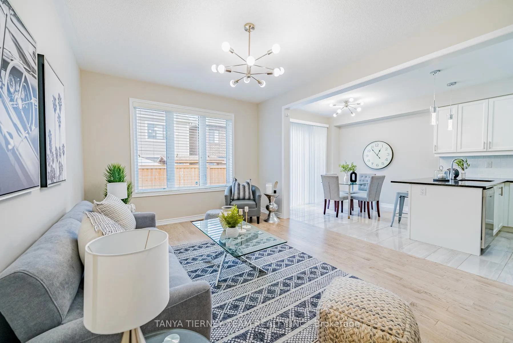 Photo 13 of 21 Kilmarnock Crescent, Whitby, Rural Whitby — HOMEH