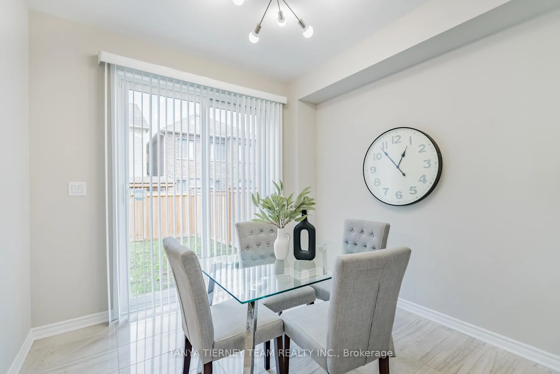 Photo 18 of 21 Kilmarnock Crescent, Whitby, Rural Whitby — HOMEH