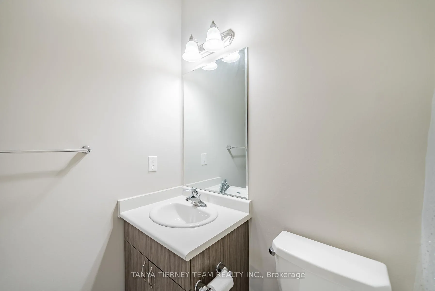 Photo 25 of 21 Kilmarnock Crescent, Whitby, Rural Whitby — HOMEH