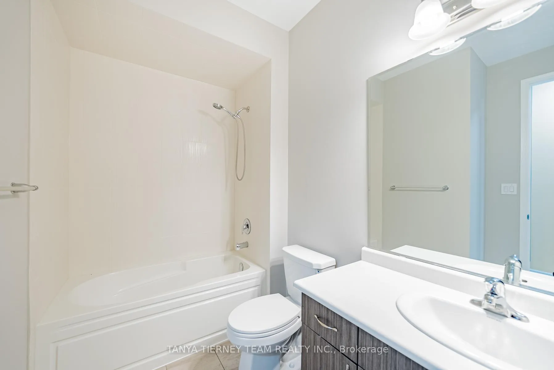 Photo 29 of 21 Kilmarnock Crescent, Whitby, Rural Whitby — HOMEH