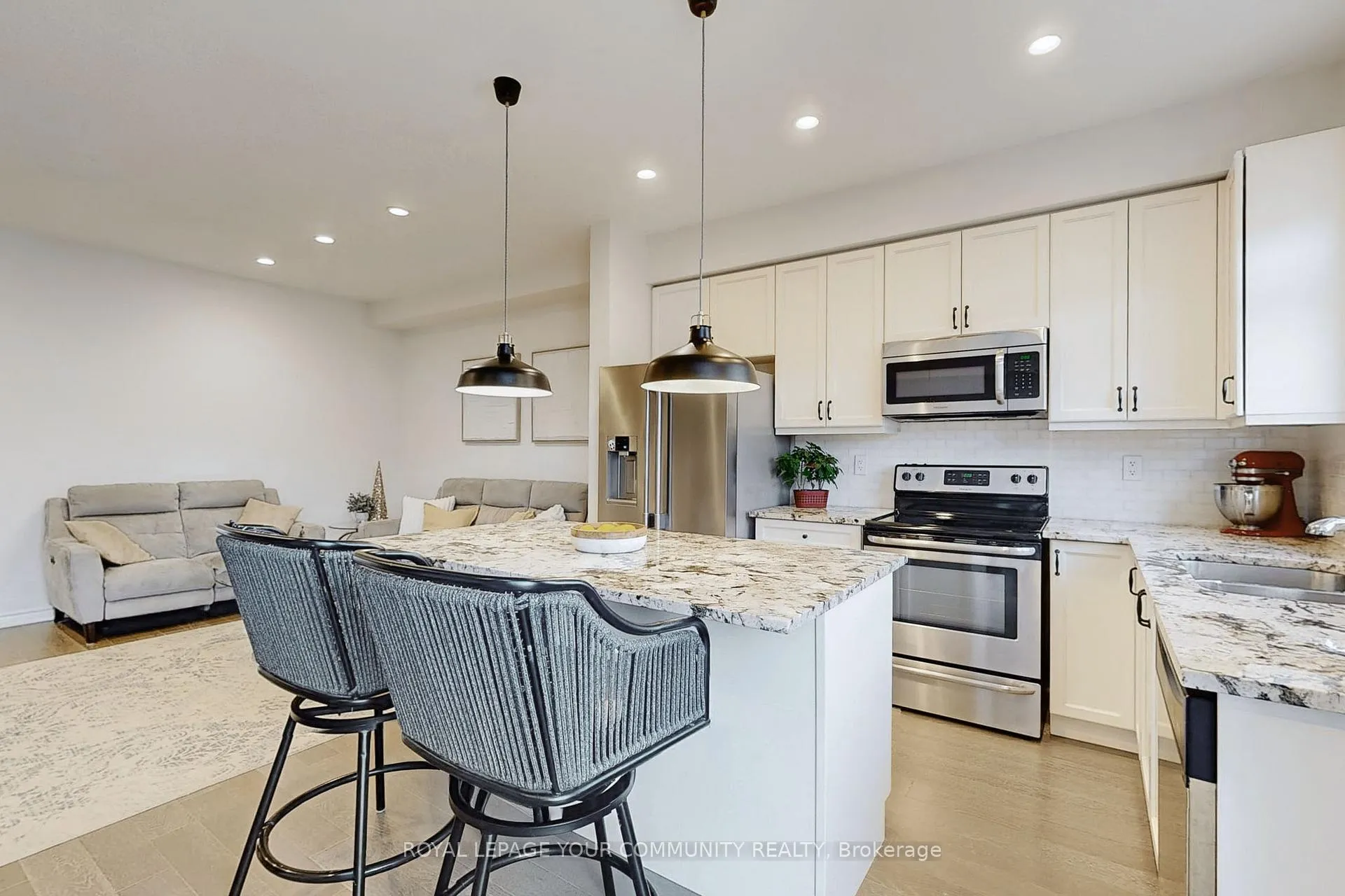 Photo 4 of 57 Vedette Way, Vaughan, Vellore Village — HOMEH