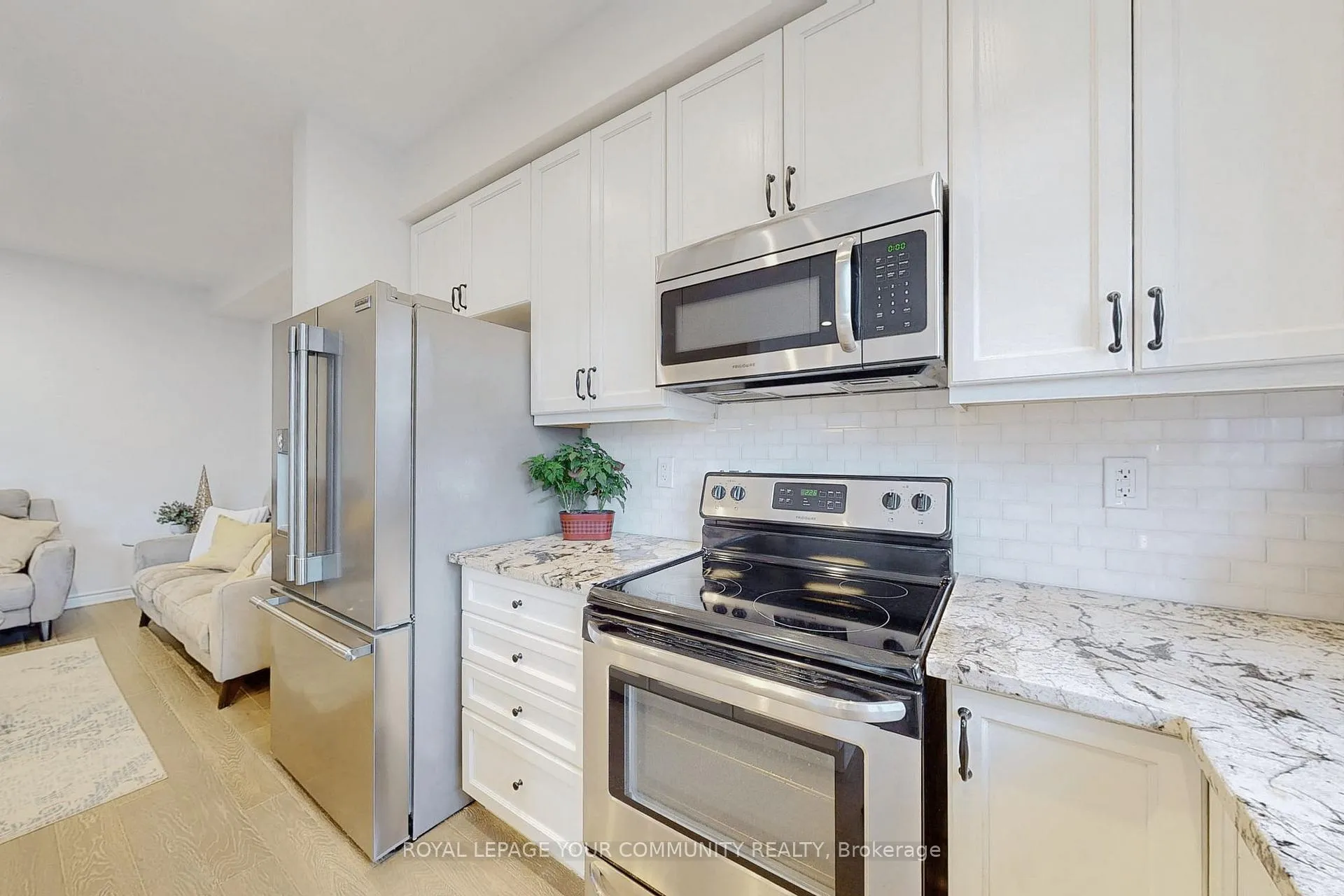 Photo 5 of 57 Vedette Way, Vaughan, Vellore Village — HOMEH