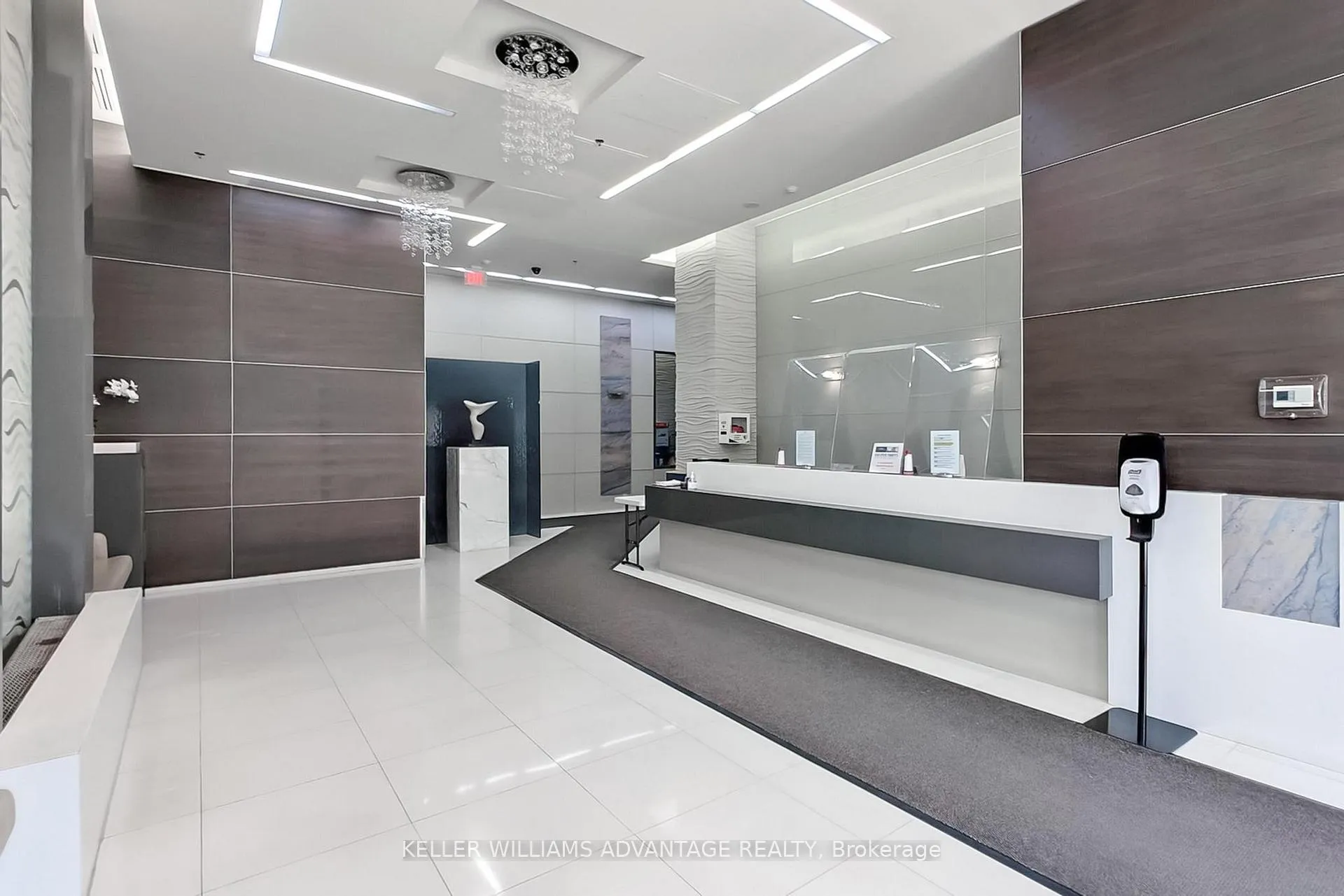 Photo 3 of Unit 805, 530 St Clair Avenue W, Toronto, Humewood-Cedarvale — HOMEH