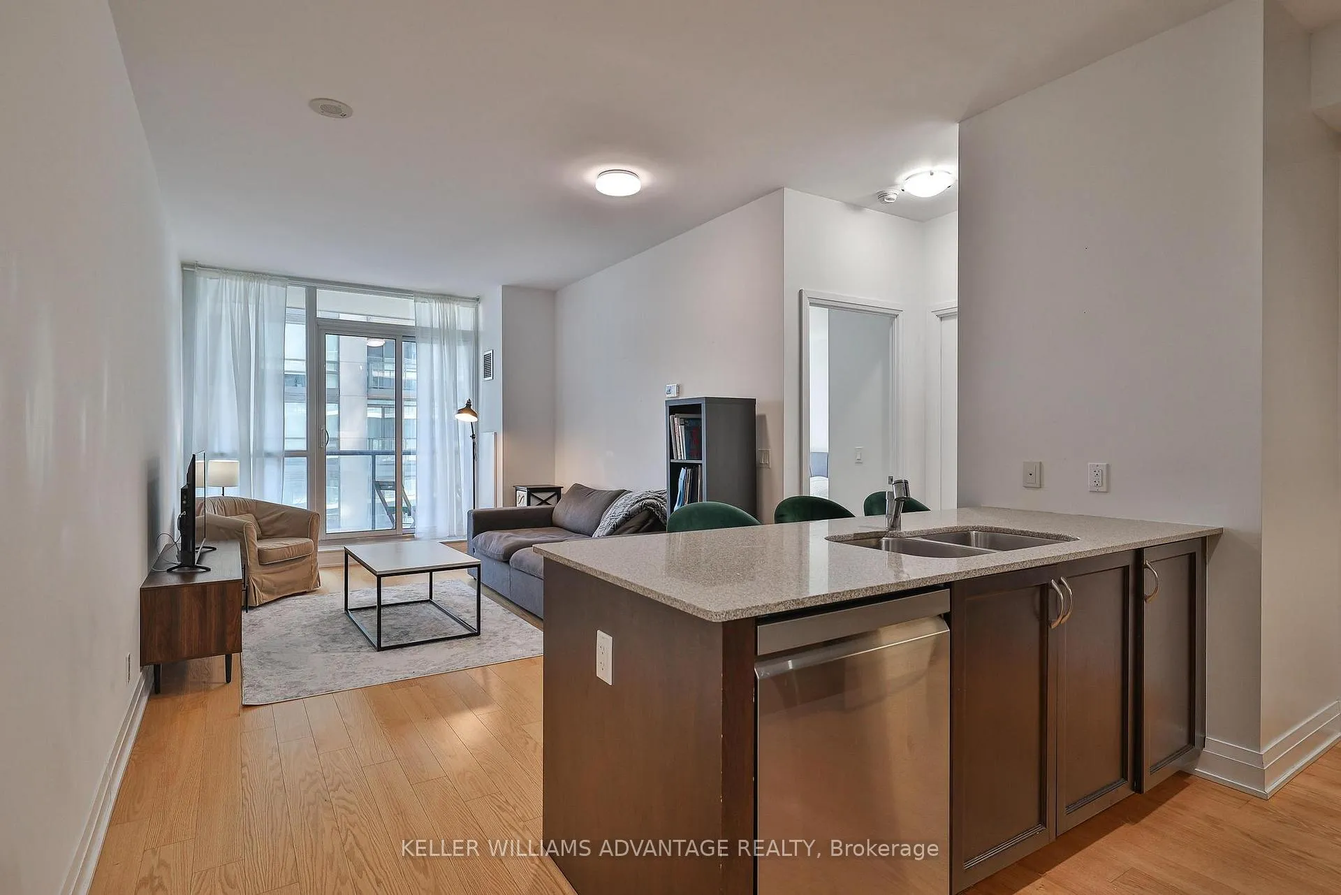 Photo 7 of Unit 805, 530 St Clair Avenue W, Toronto, Humewood-Cedarvale — HOMEH