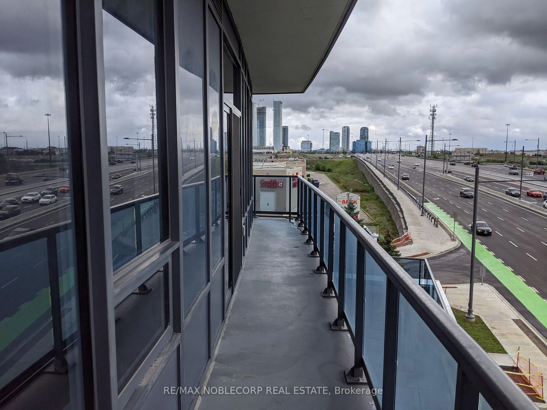 Photo 11 of Unit 317, 3600 Highway 7 W, Vaughan, Vaughan Corporate Centre — HOMEH