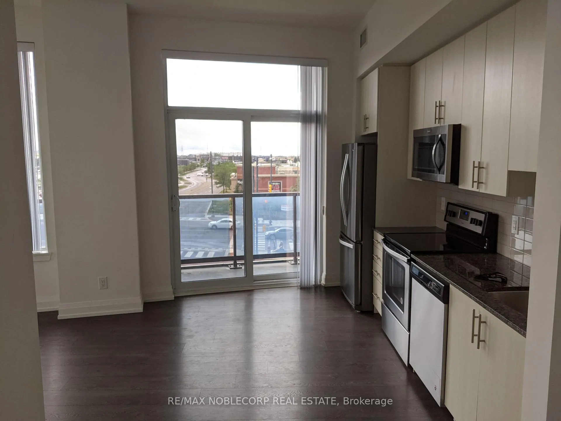 Photo 17 of Unit 317, 3600 Highway 7 W, Vaughan, Vaughan Corporate Centre — HOMEH