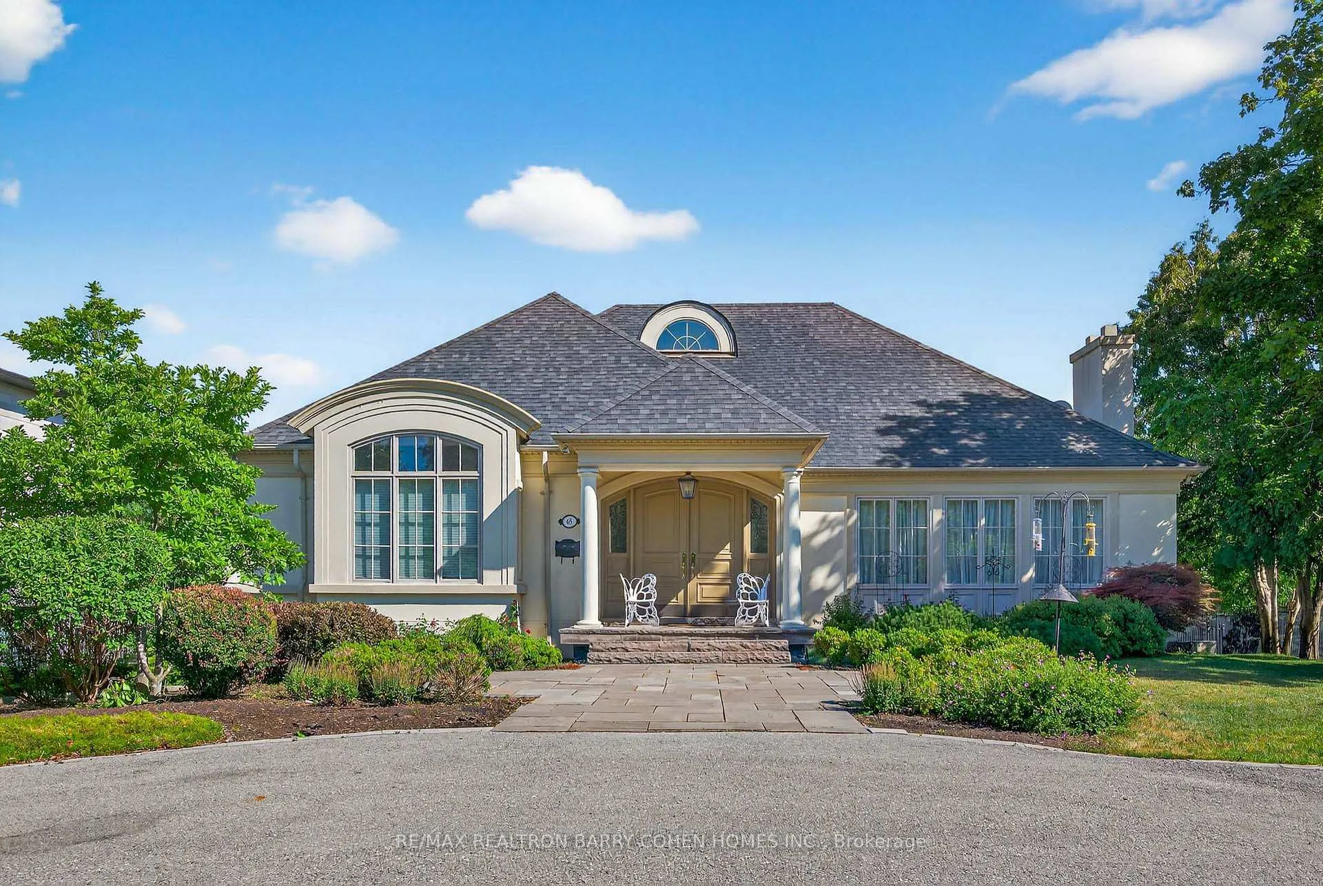 Photo 3 of 65 Thornbank Road, Vaughan, Uplands — HOMEH