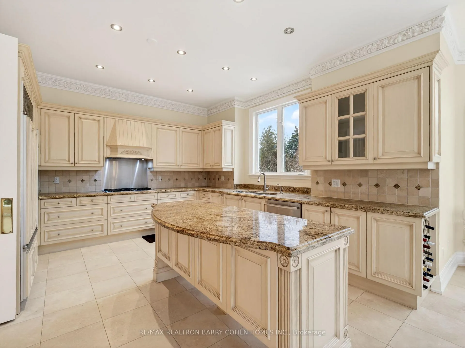 Photo 10 of 65 Thornbank Road, Vaughan, Uplands — HOMEH