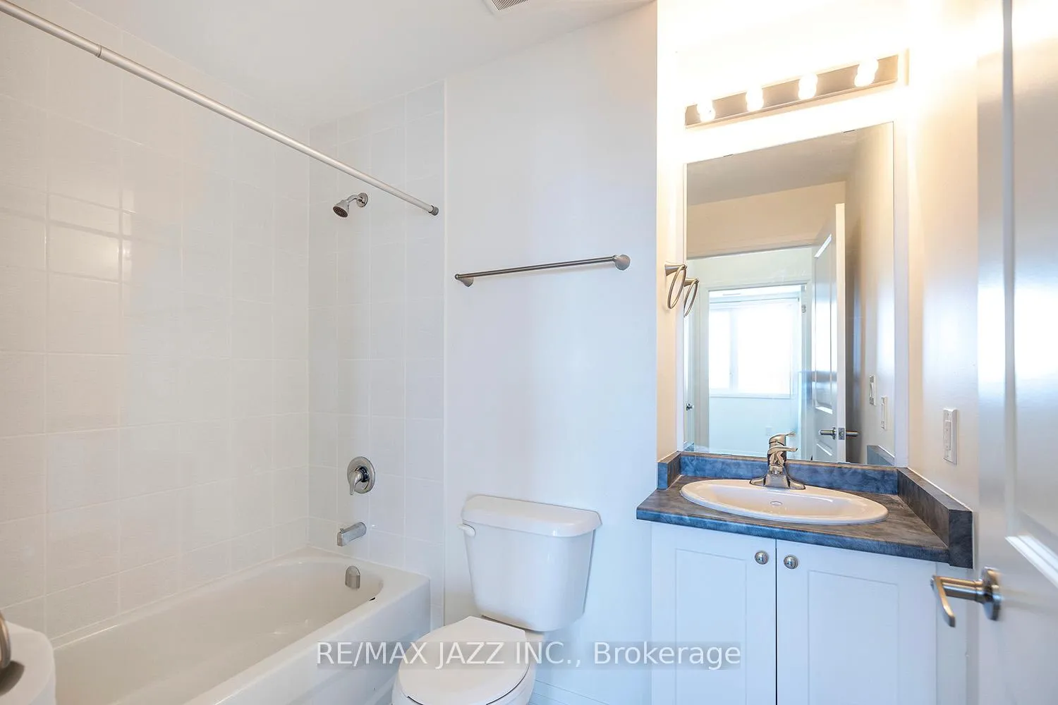 Photo 10 of Unit 412, 70 Shipway Avenue, Clarington, Newcastle — HOMEH