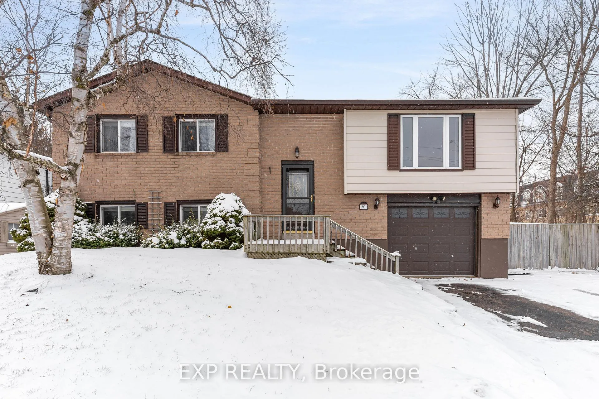 Photo 1 of 90 Penetanguishene Road, Barrie, North Shore — HOMEH