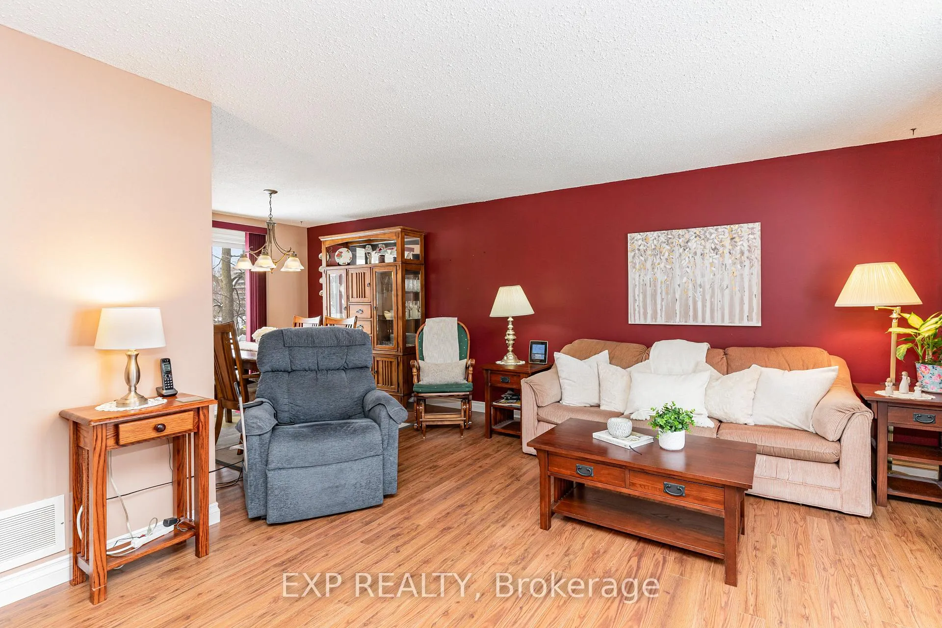 Photo 3 of 90 Penetanguishene Road, Barrie, North Shore — HOMEH