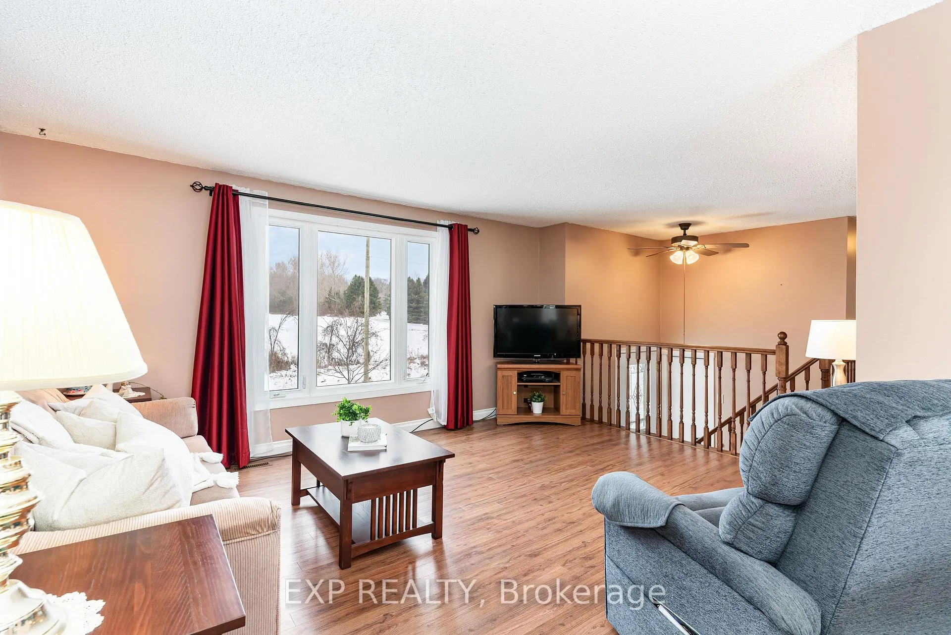 Photo 4 of 90 Penetanguishene Road, Barrie, North Shore — HOMEH