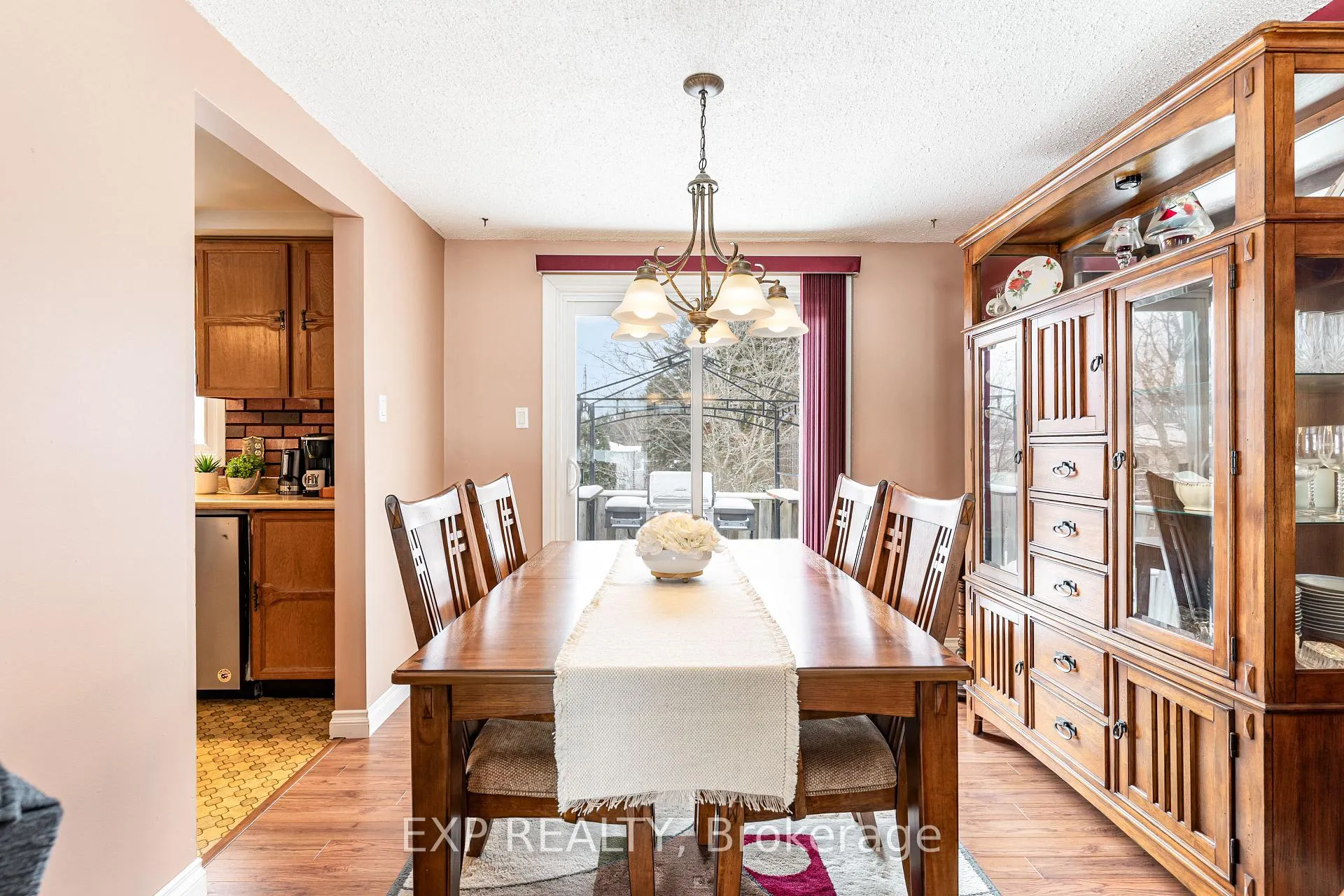 Photo 5 of 90 Penetanguishene Road, Barrie, North Shore — HOMEH