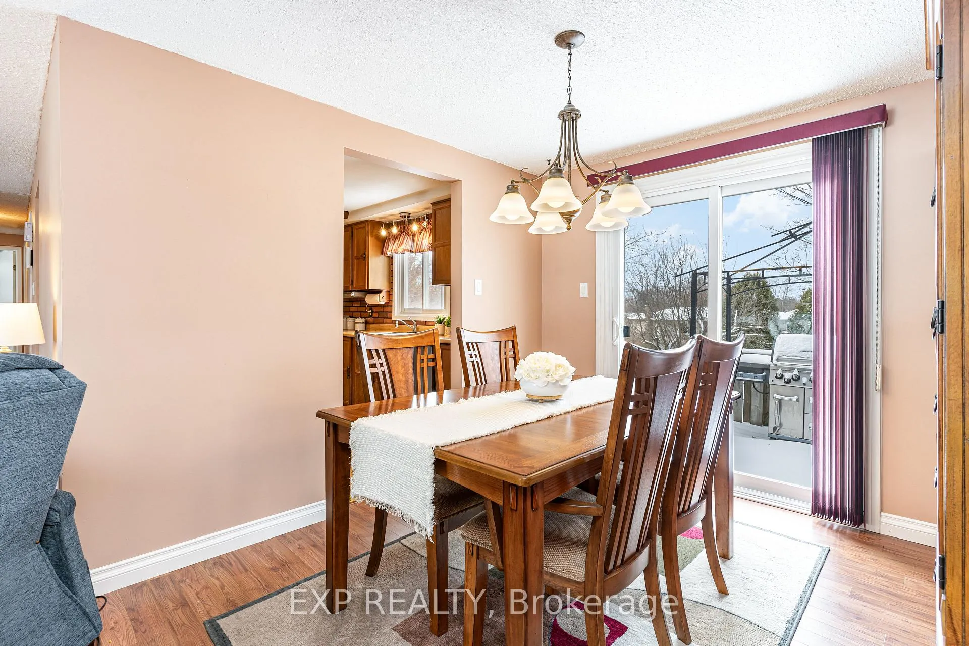 Photo 7 of 90 Penetanguishene Road, Barrie, North Shore — HOMEH
