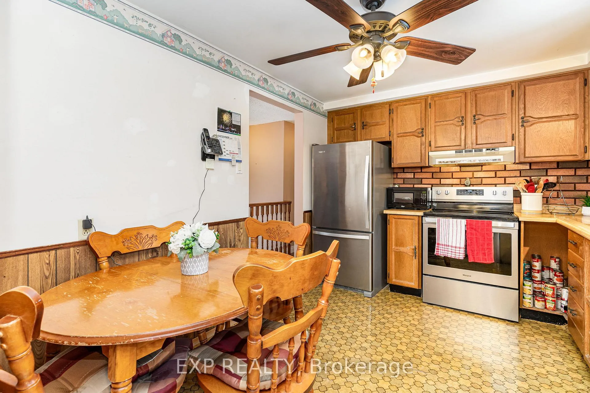 Photo 9 of 90 Penetanguishene Road, Barrie, North Shore — HOMEH