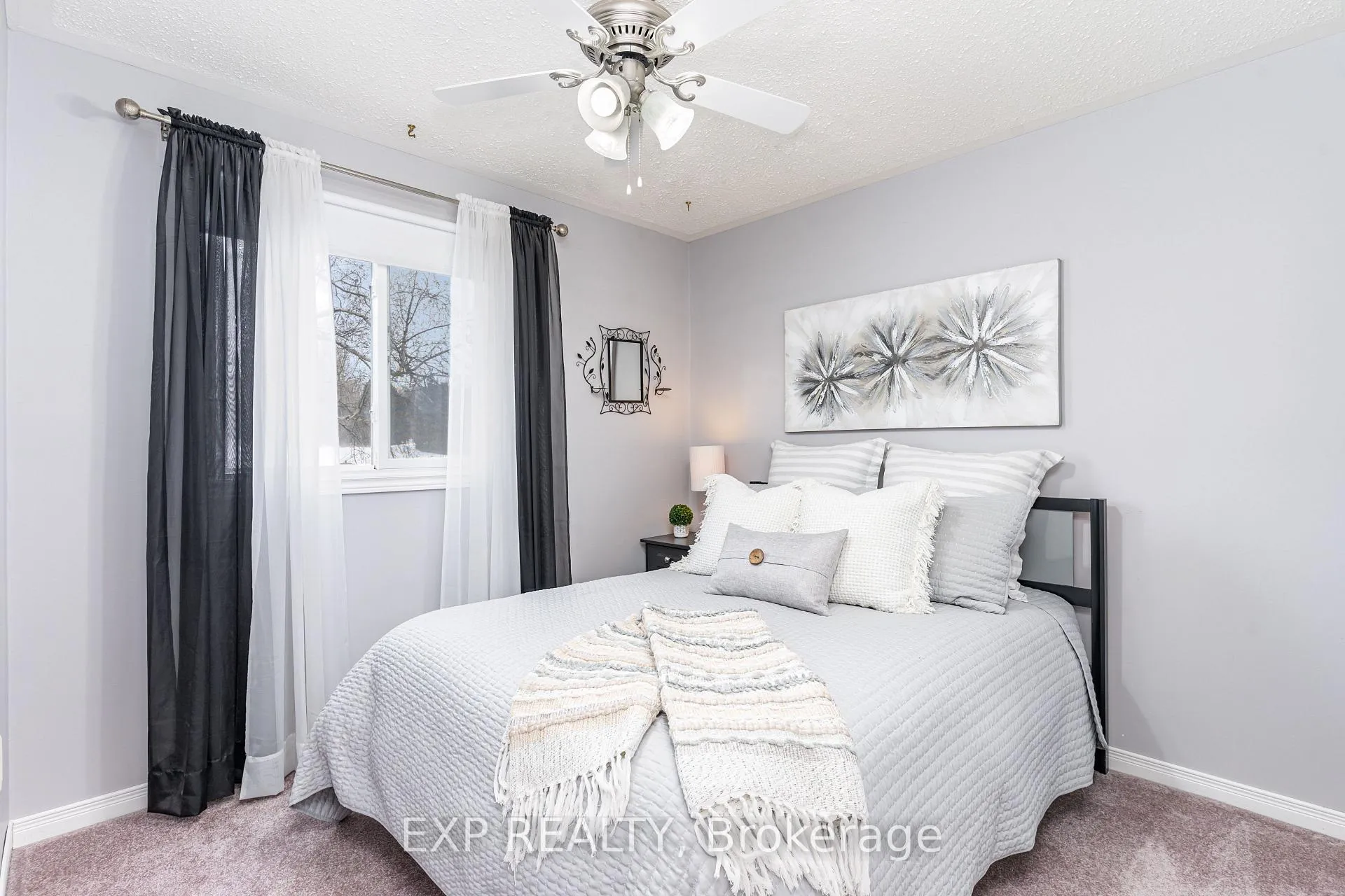 Photo 11 of 90 Penetanguishene Road, Barrie, North Shore — HOMEH