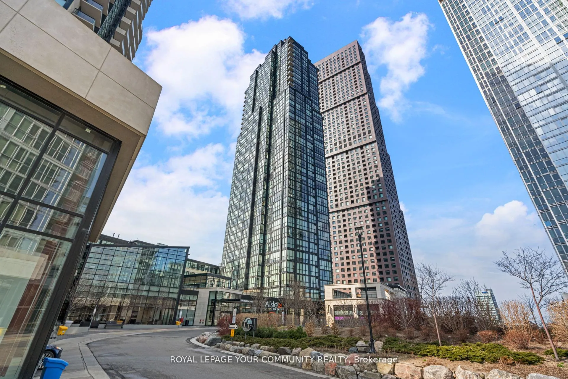 Photo 1 of Unit 1810, 2910 Highway 7 Road, Vaughan, Concord — HOMEH
