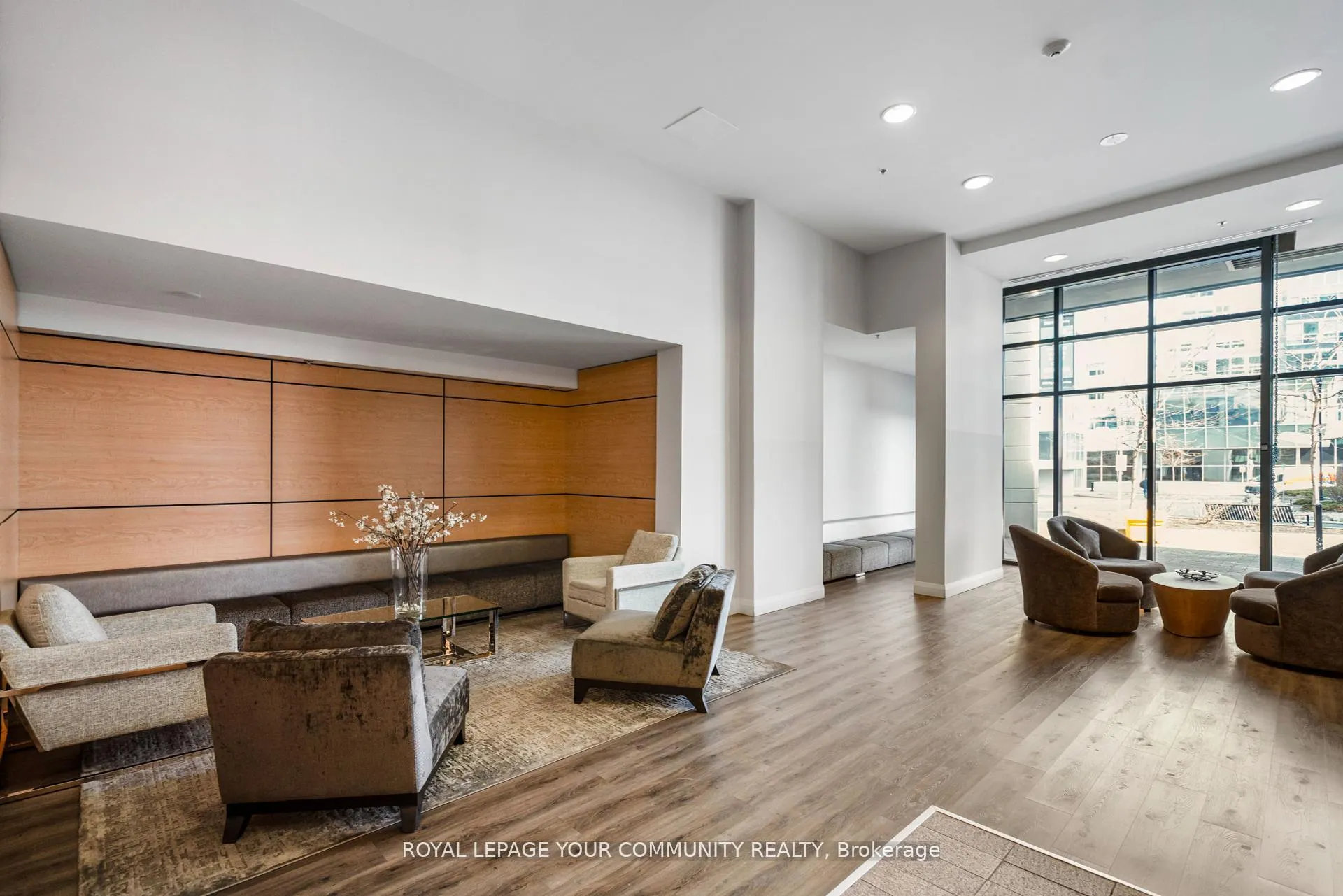 Photo 6 of Unit 1810, 2910 Highway 7 Road, Vaughan, Concord — HOMEH