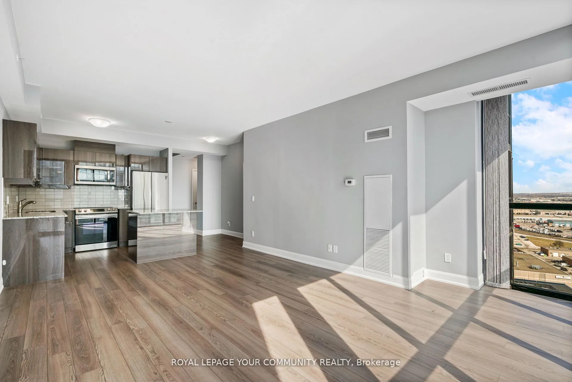 Photo 12 of Unit 1810, 2910 Highway 7 Road, Vaughan, Concord — HOMEH