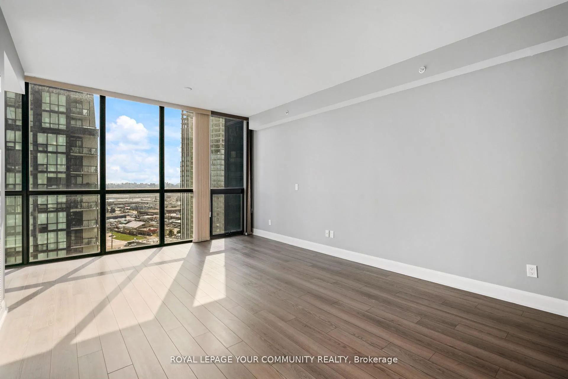Photo 13 of Unit 1810, 2910 Highway 7 Road, Vaughan, Concord — HOMEH