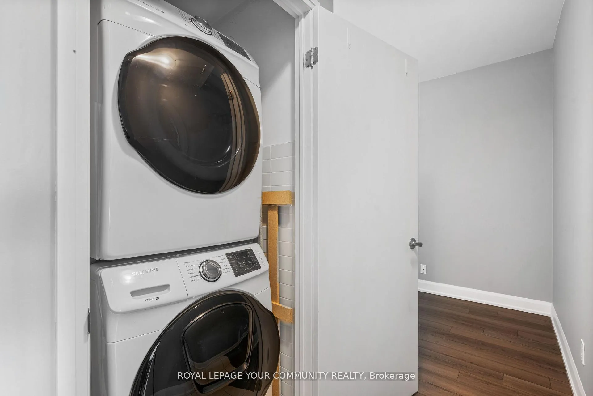 Photo 17 of Unit 1810, 2910 Highway 7 Road, Vaughan, Concord — HOMEH