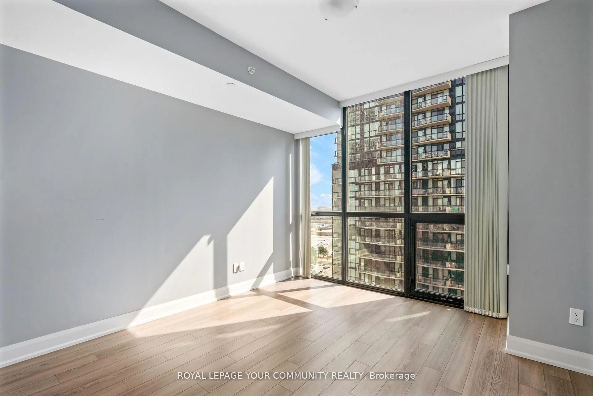 Photo 21 of Unit 1810, 2910 Highway 7 Road, Vaughan, Concord — HOMEH