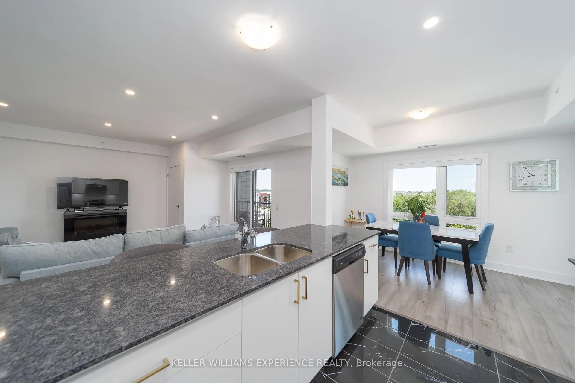Photo 6 of Unit 401, 8 Culinary Lane, Barrie, Innis-Shore — HOMEH