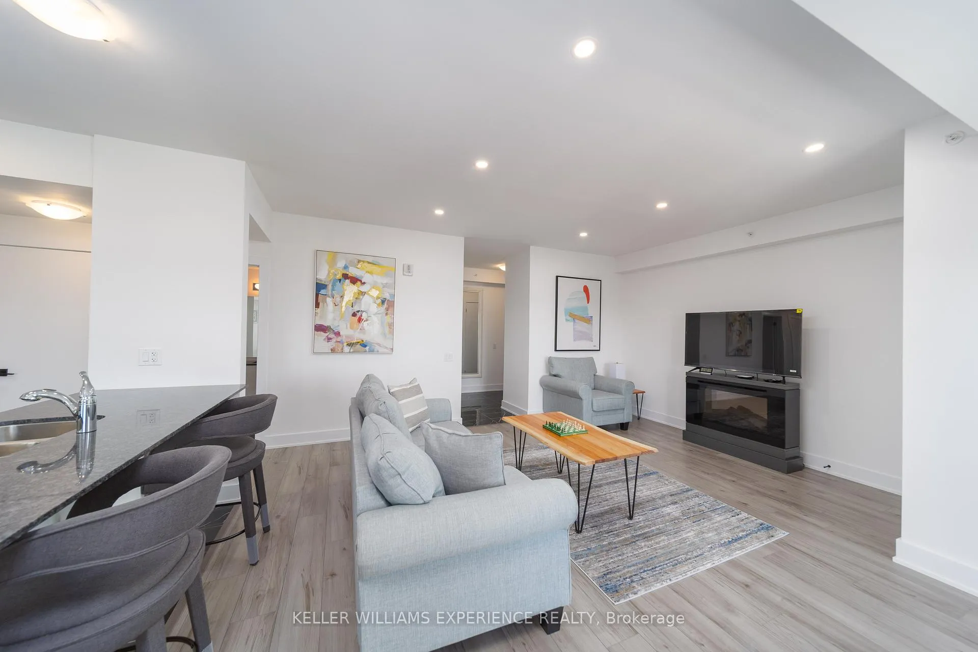 Photo 9 of Unit 401, 8 Culinary Lane, Barrie, Innis-Shore — HOMEH