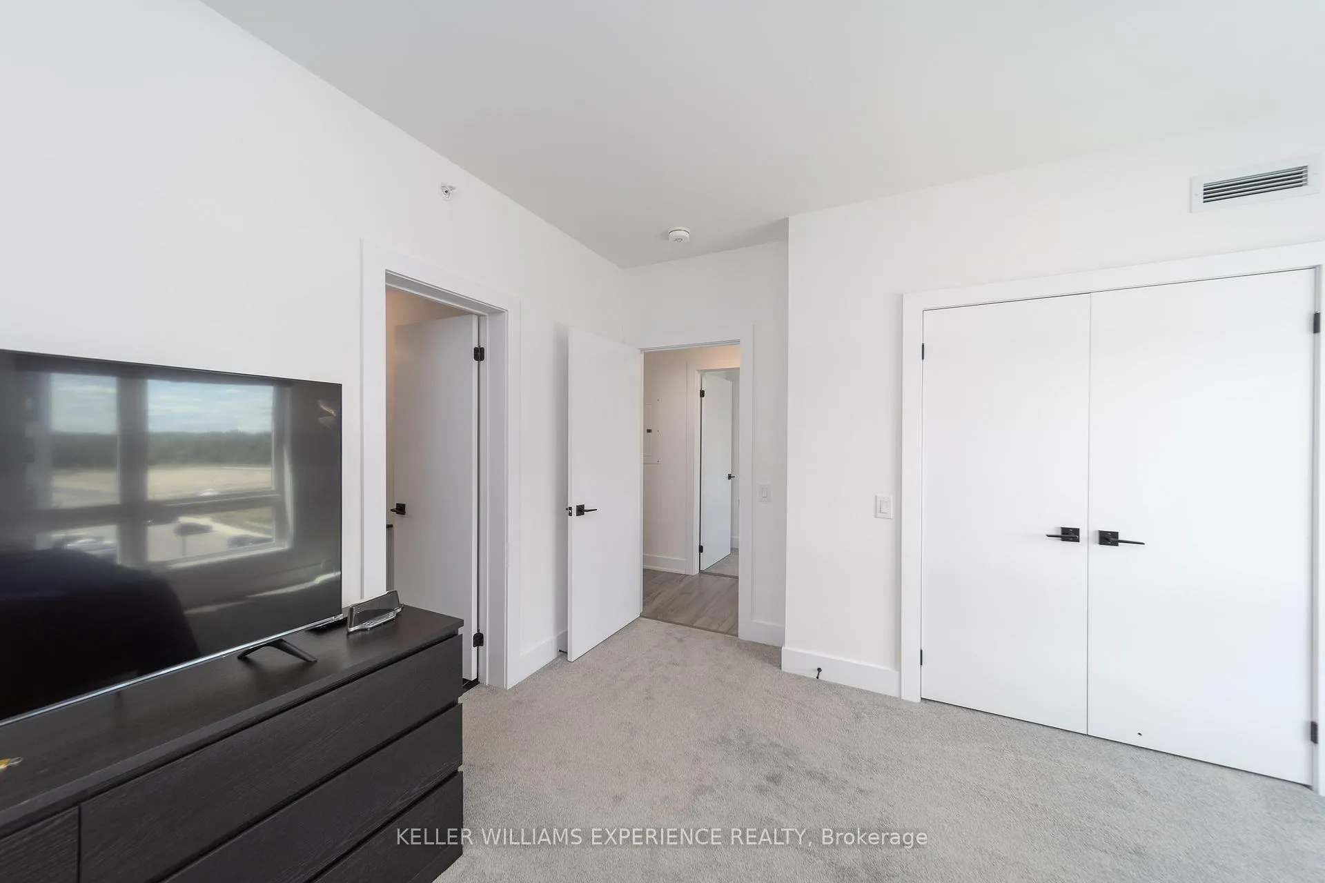 Photo 16 of Unit 401, 8 Culinary Lane, Barrie, Innis-Shore — HOMEH