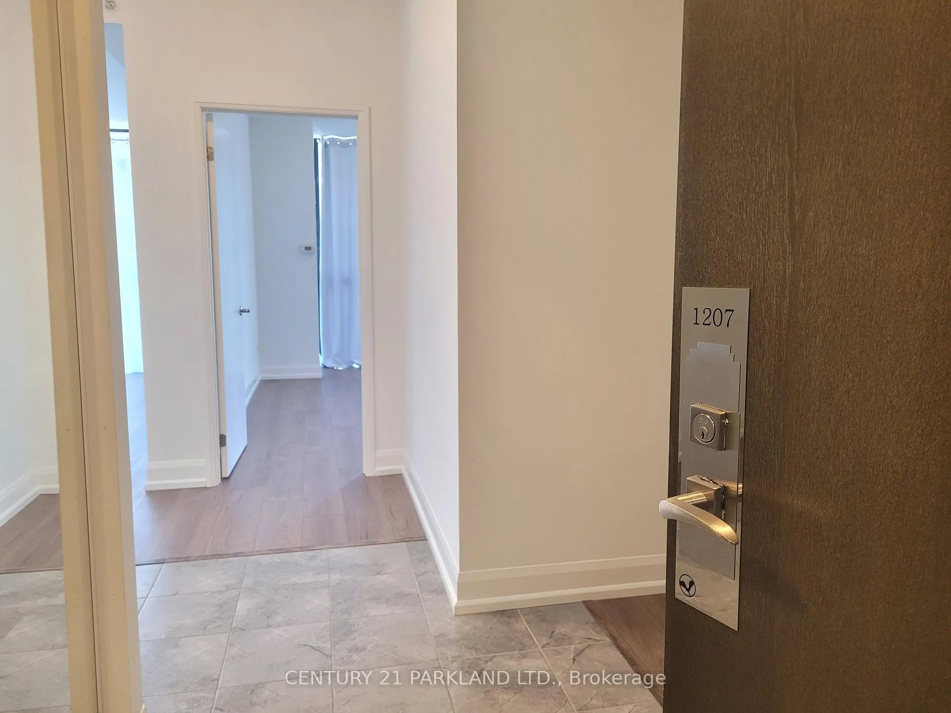 Photo 2 of Unit 1207, 2910 Highway 7 Road W, Vaughan, Concord — HOMEH