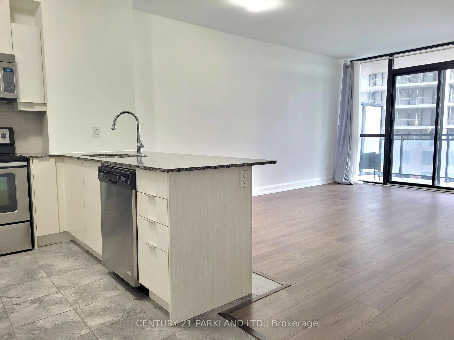 Photo 4 of Unit 1207, 2910 Highway 7 Road W, Vaughan, Concord — HOMEH