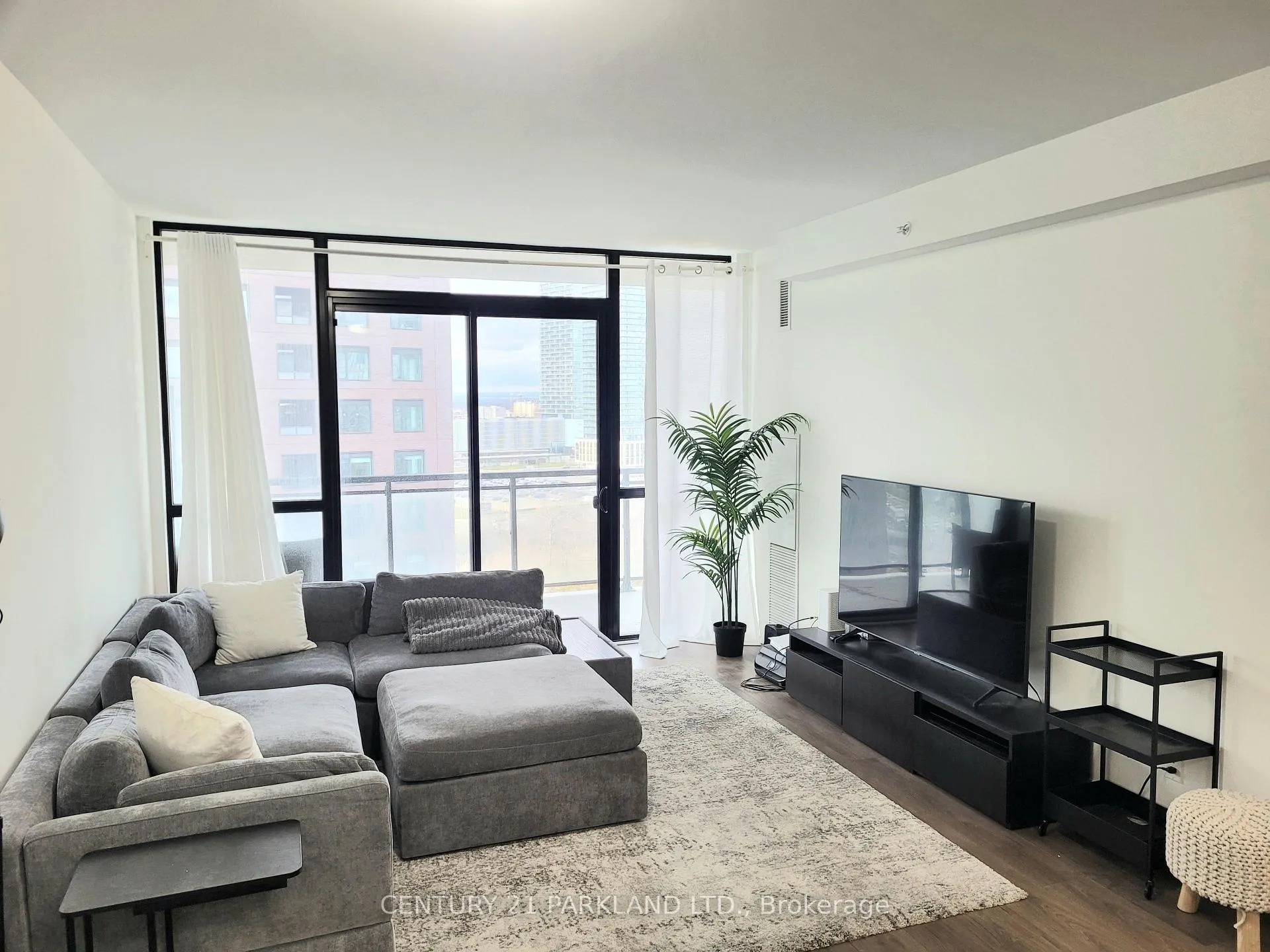 Photo 6 of Unit 1207, 2910 Highway 7 Road W, Vaughan, Concord — HOMEH