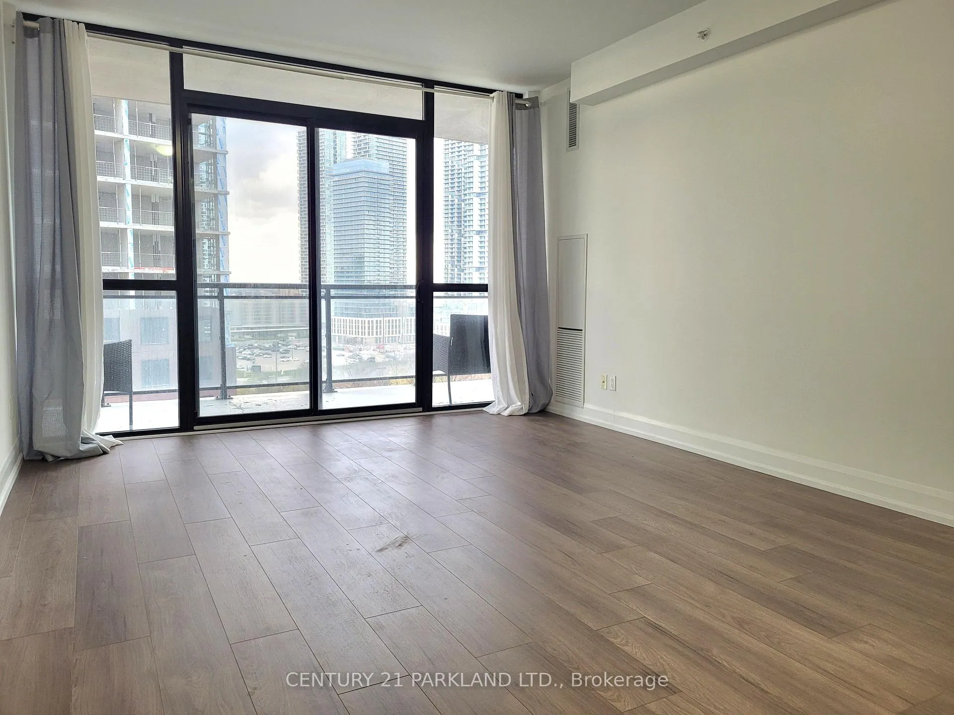 Photo 7 of Unit 1207, 2910 Highway 7 Road W, Vaughan, Concord — HOMEH