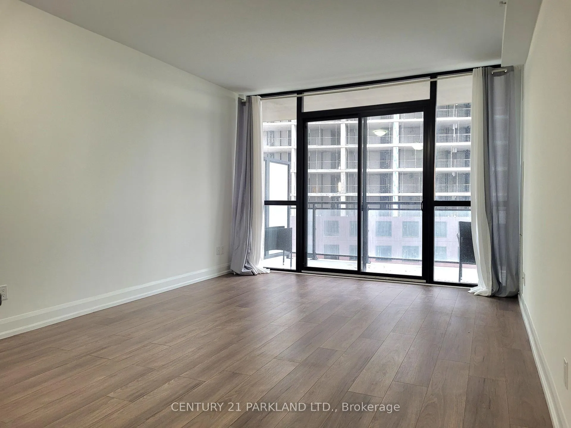 Photo 8 of Unit 1207, 2910 Highway 7 Road W, Vaughan, Concord — HOMEH