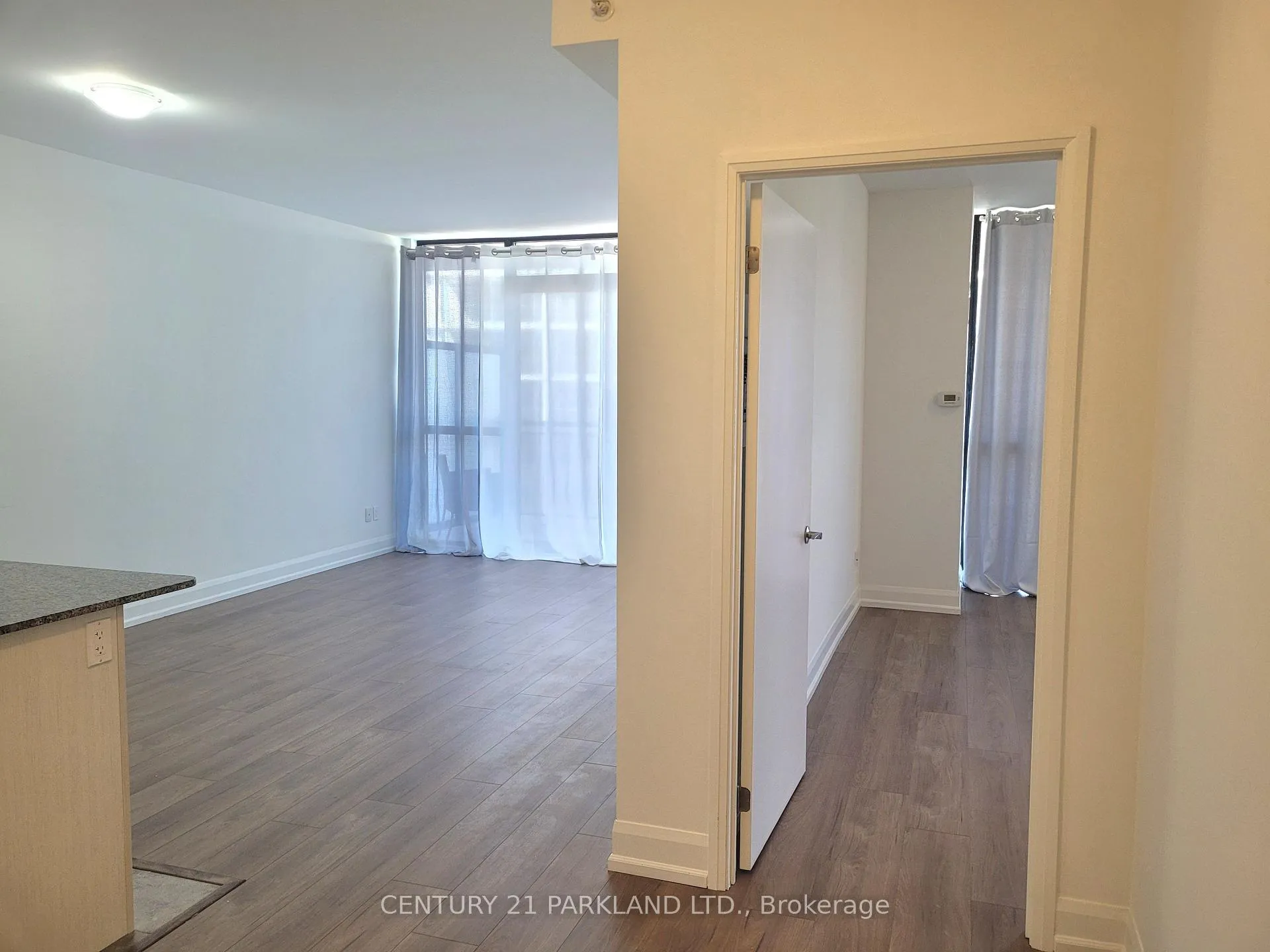 Photo 14 of Unit 1207, 2910 Highway 7 Road W, Vaughan, Concord — HOMEH