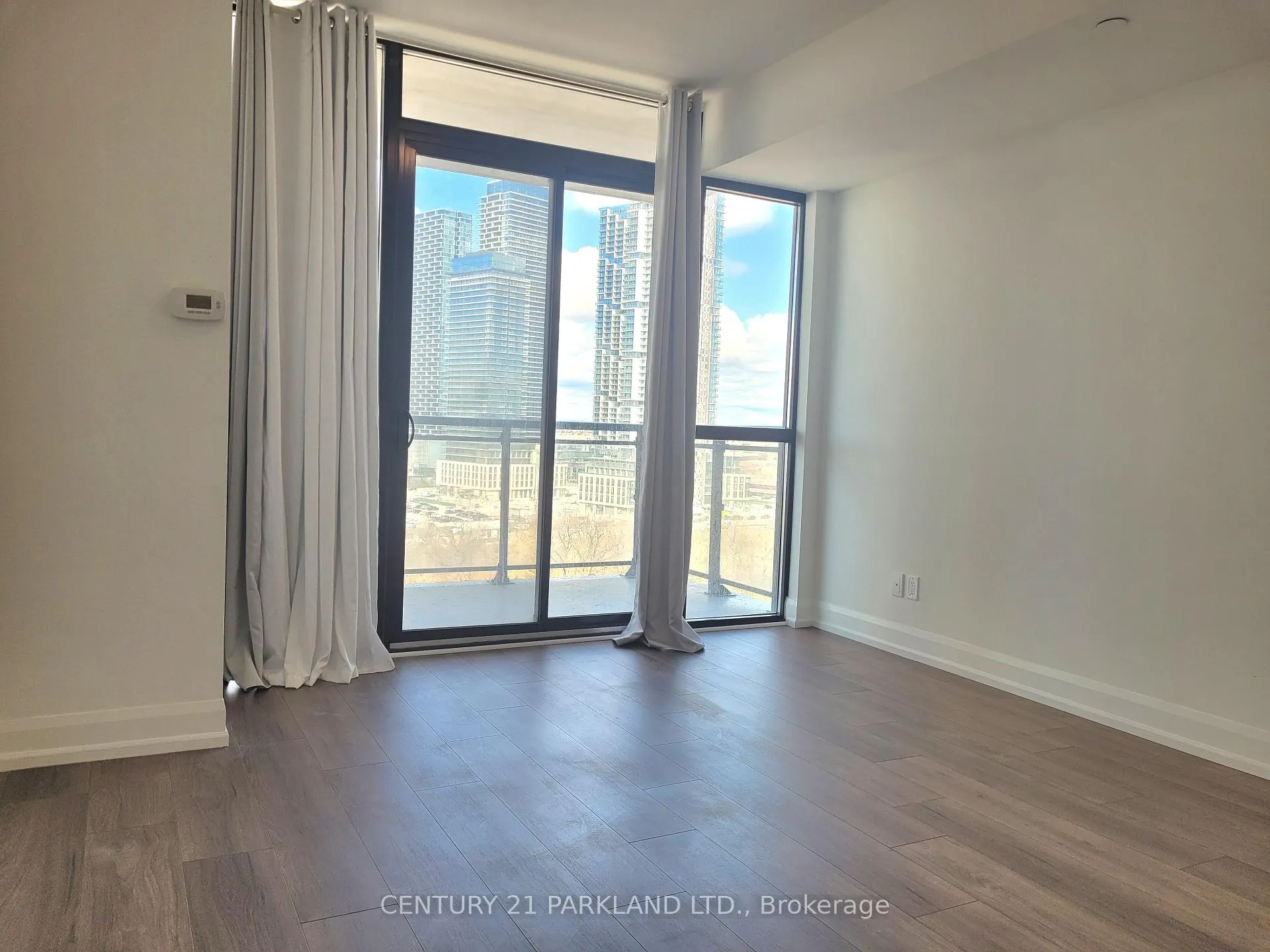 Photo 16 of Unit 1207, 2910 Highway 7 Road W, Vaughan, Concord — HOMEH