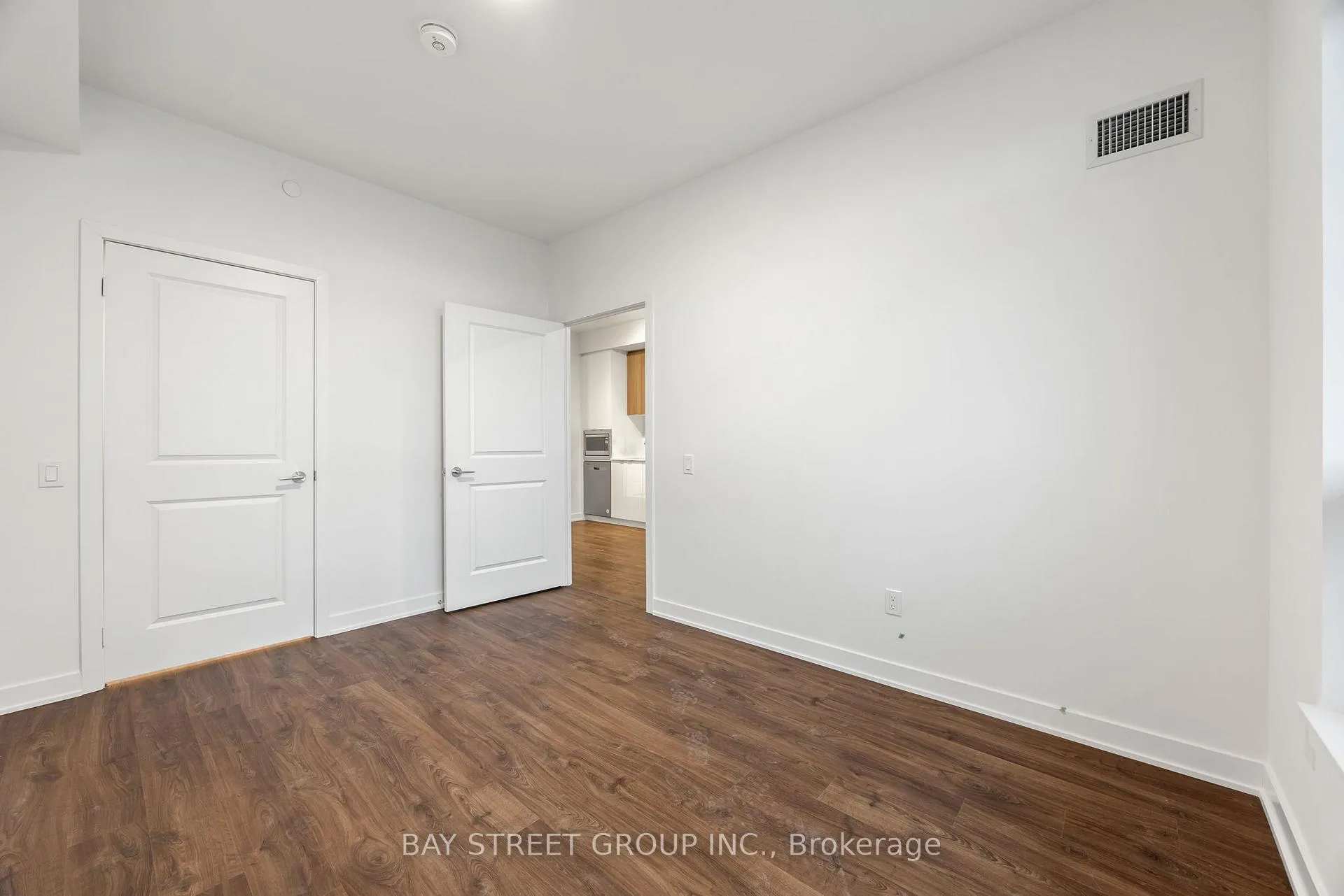 Photo 19 of Unit B-2803, 50 Upper Mall Way, Vaughan, Brownridge — HOMEH