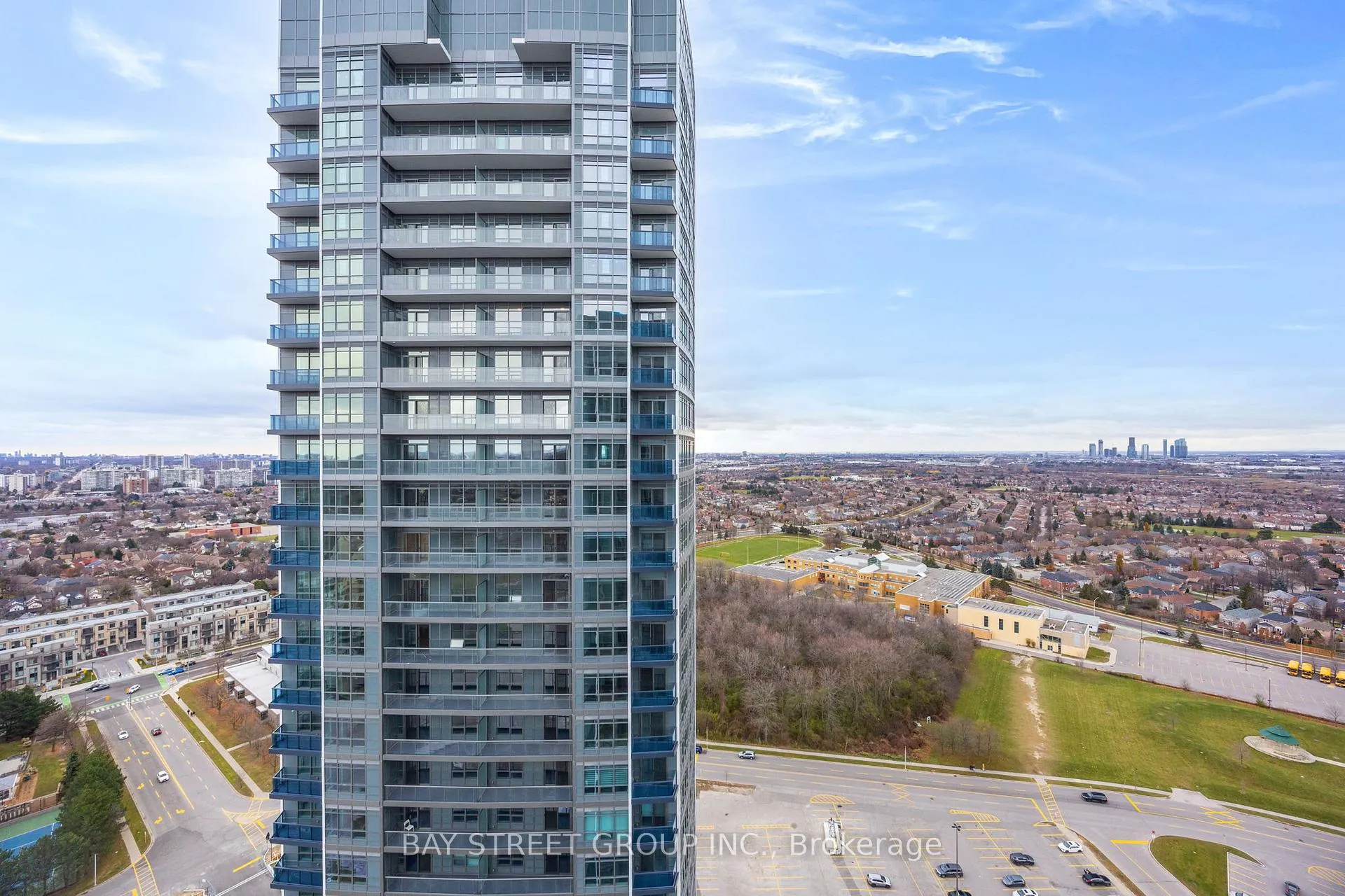 Photo 23 of Unit B-2803, 50 Upper Mall Way, Vaughan, Brownridge — HOMEH